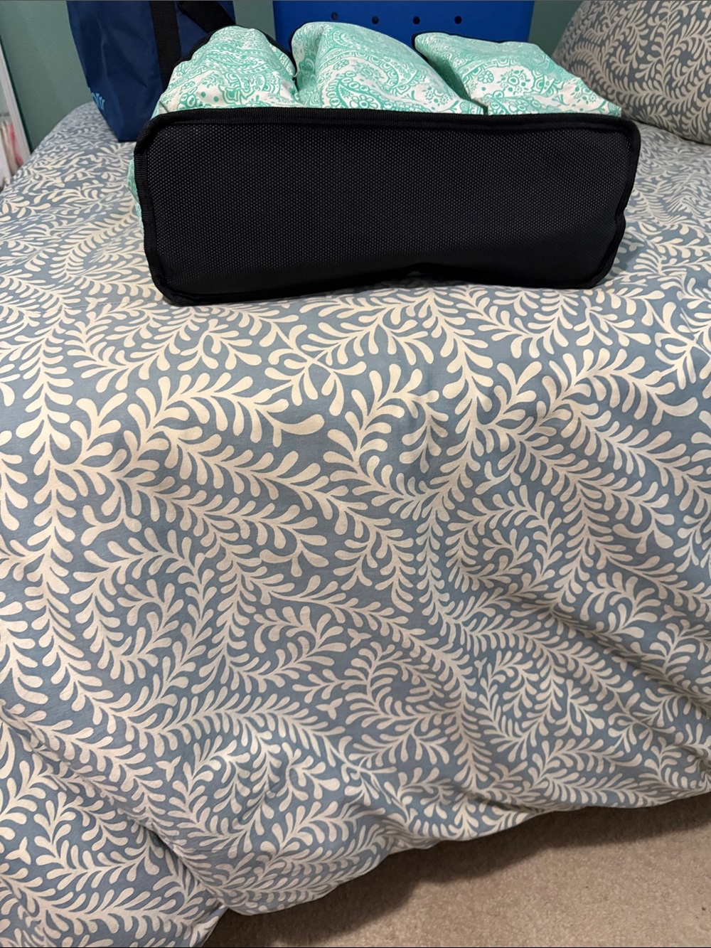 Scout Mint Paisley Pocket Organizer Tote - Picture 2 of 8